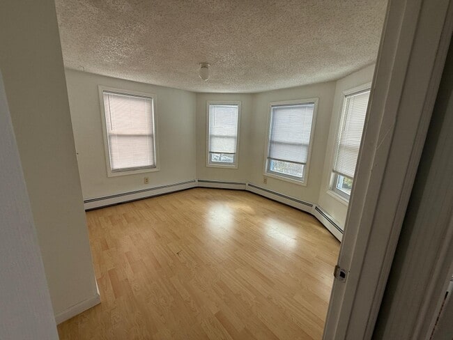 Building Photo - 13 Union St