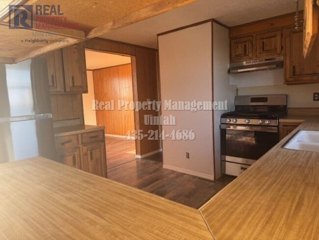 Building Photo - RENT & DEPOSIT HAS BEEN REDUECED!! DON'T M...