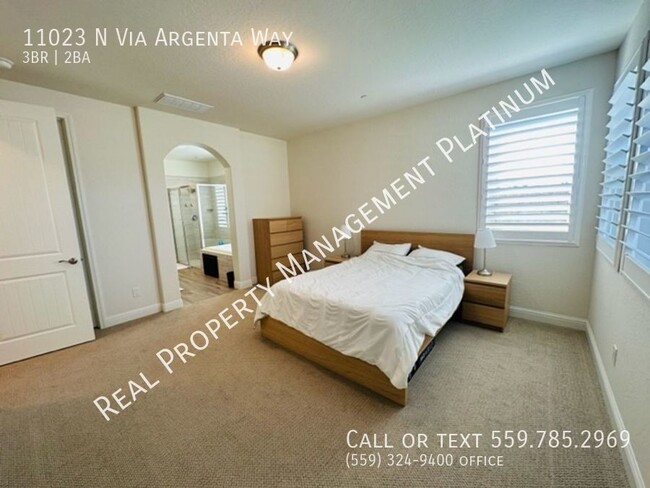 Building Photo - $2,695 Friant & Copper 3 Bed, Solar, Gated...