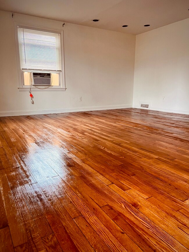 Living Room - 501 Milford Mill Rd