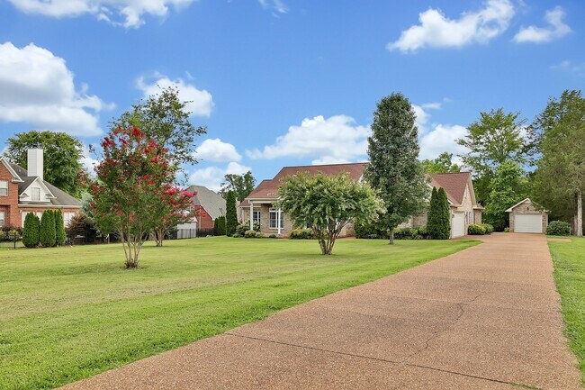 Foto del edificio - 614 Greene Dr