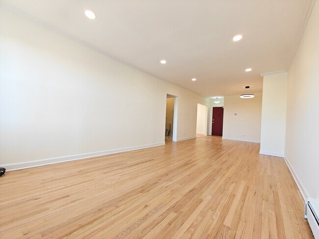 Foto del edificio - 6040 N Troy St