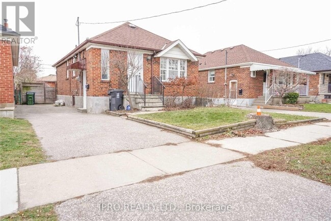Building Photo - 46 Rothsay Ave