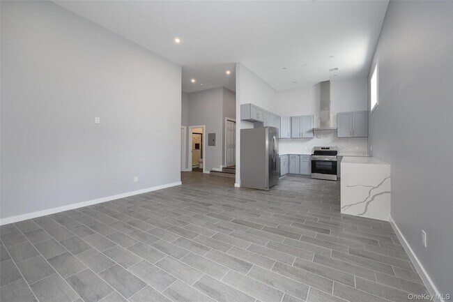 Building Photo - 126 Innis Ave