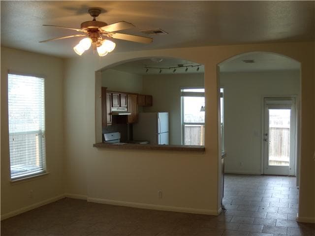 Building Photo - 2409 Allred Dr