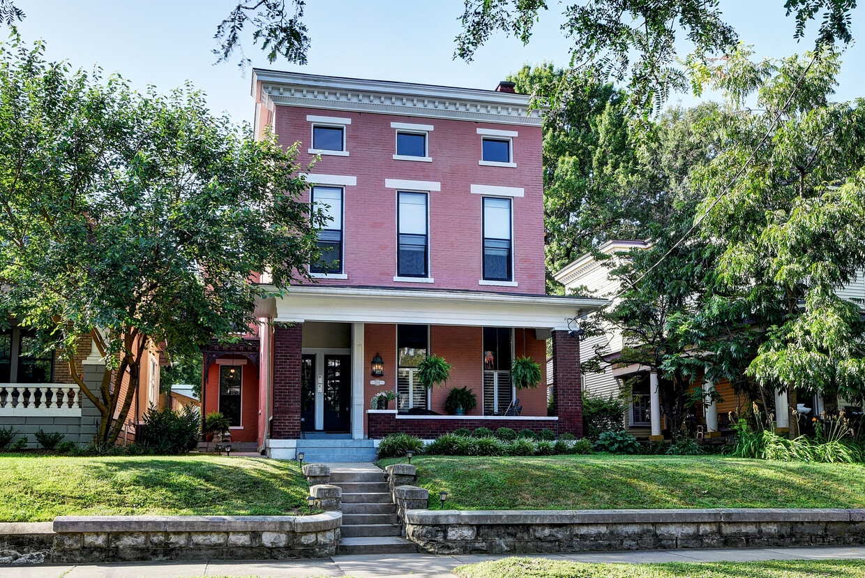 Beautiful Victorian home in the original Highlands! - 1508 Highland Ave