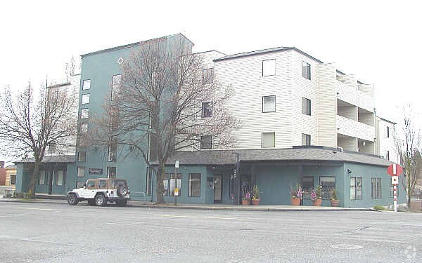 Primary Photo - Maple Leaf Villa