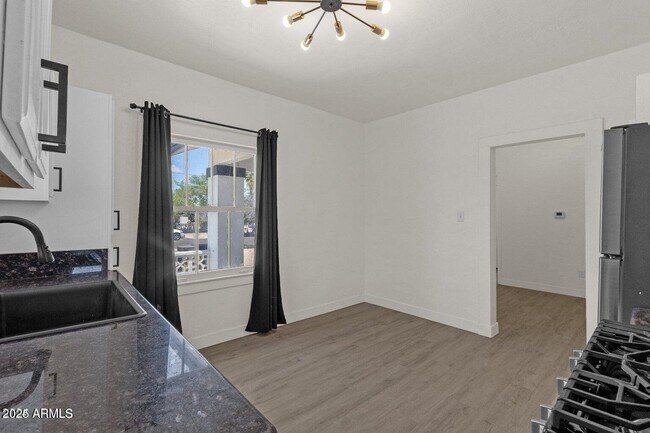 Foto del edificio - 325 N 18th Dr