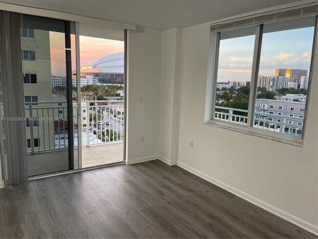 Foto del edificio - 219 NW 12th Ave