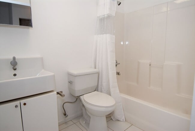 Interior Photo - Aqua Courtyard Suites