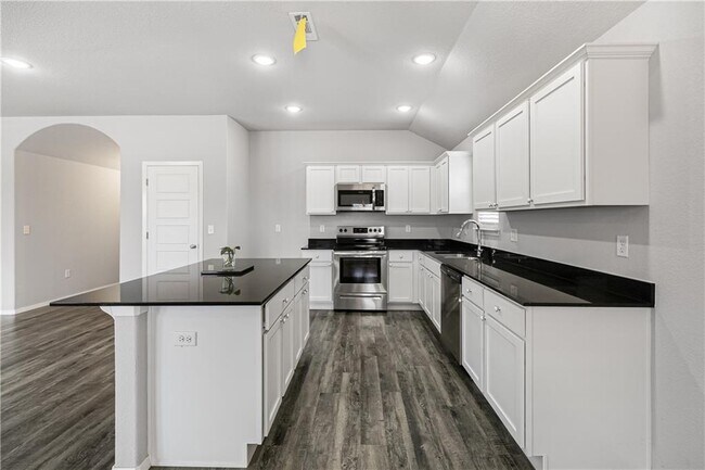 Building Photo - 6808 SW Pilgrim Rd