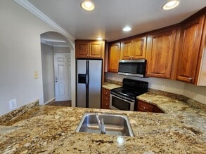 Building Photo - 7405 Charmant Dr