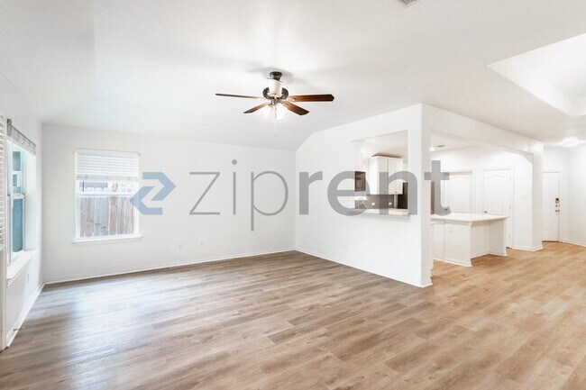 Foto del edificio - 232 Strawberry Blonde Dr