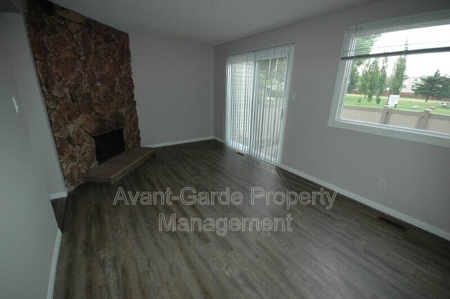 Photo du bâtiment - 1225 Hooke Rd NW