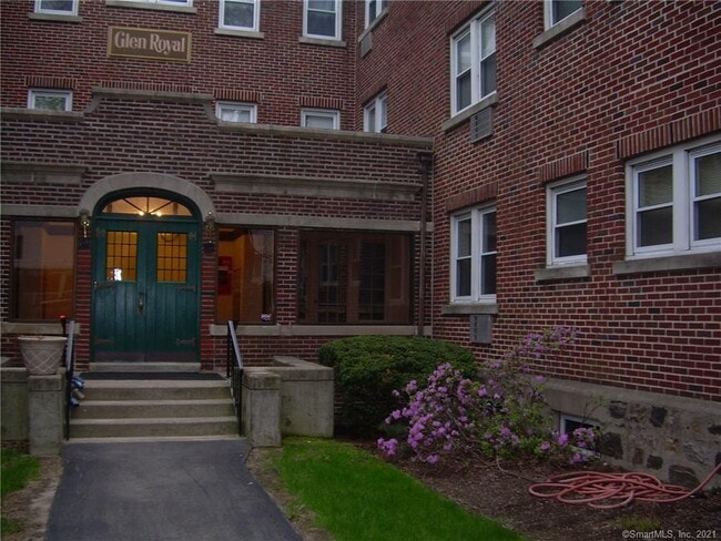 Building Photo - 77 Glenbrook Rd