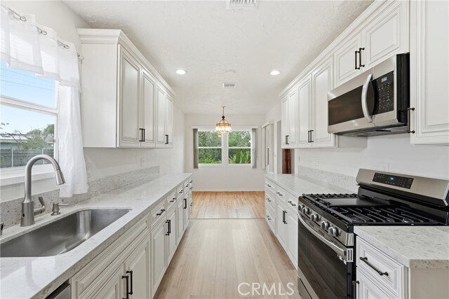 Foto del edificio - 15853 Romar St