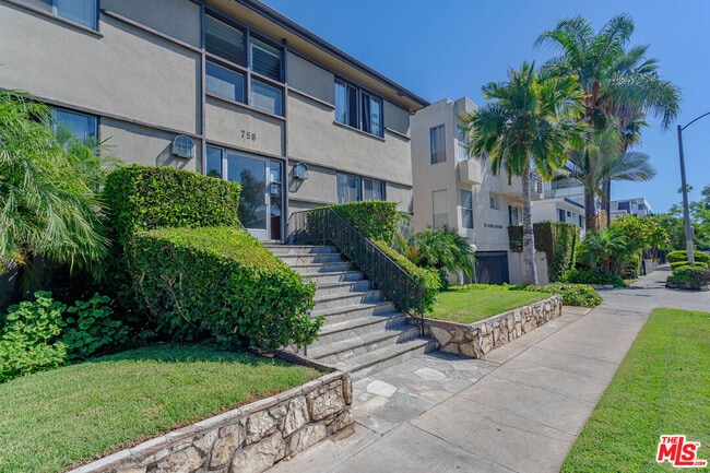 Foto del edificio - 758 N Hudson Ave