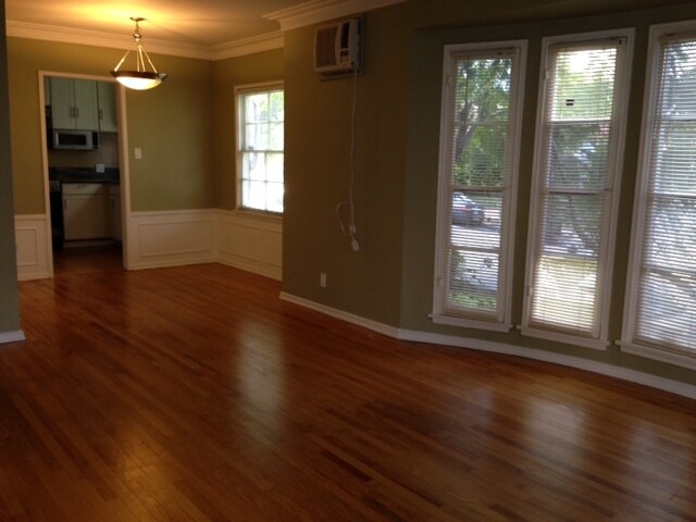 Interior Photo - 920 S Curson Ave
