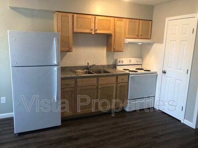 Building Photo - 4800 Saddlebrook Ln
