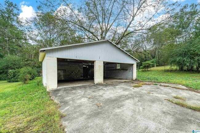 Building Photo - 305 Rose Hill Rd