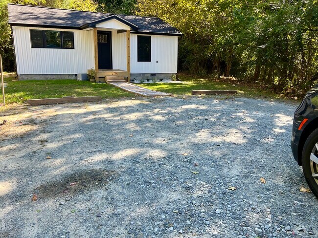 Building Photo - 111 Newtown Rd
