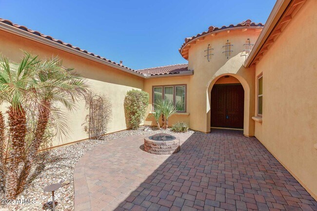 Foto del edificio - 7592 W Crystal Rd