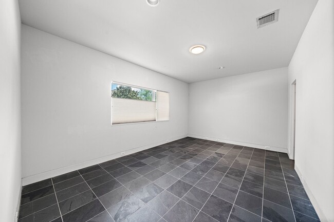 Foto del edificio - 105 Willard St