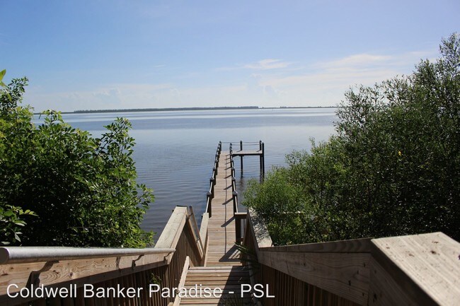Building Photo - 4501 S Indian River Dr
