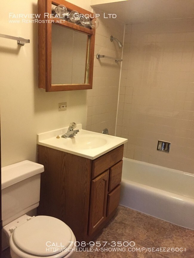 Foto del edificio - 12255 Artesian Ave