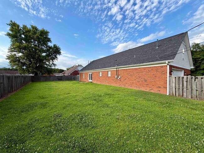 Foto del edificio - 271 Meadowland Dr