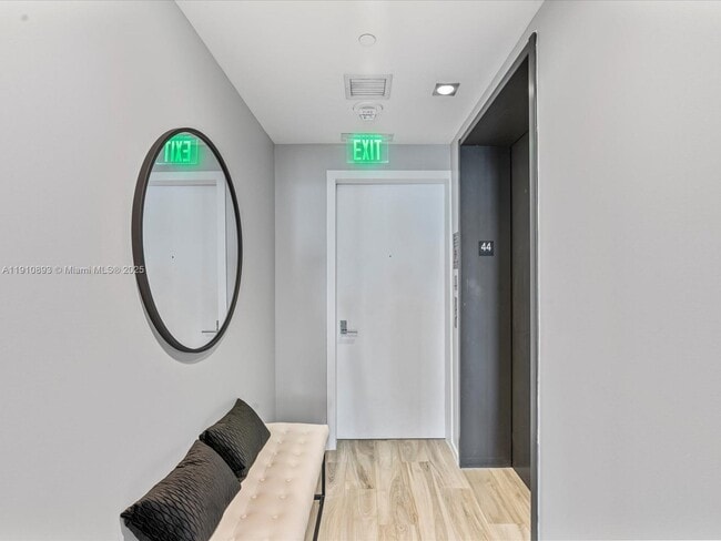 Foto del edificio - 801 S Miami Ave