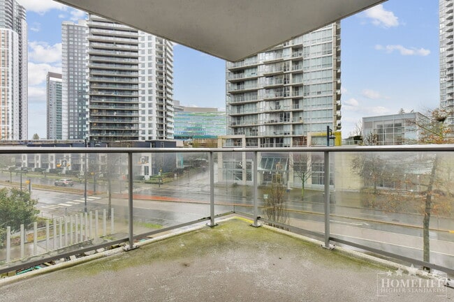 Photo du bâtiment - 2 Bed, 2 Bath Condo for Rent in Surrey!