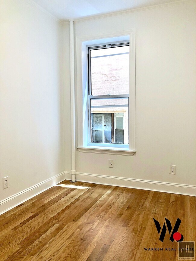 Building Photo - EAST 9 STREET