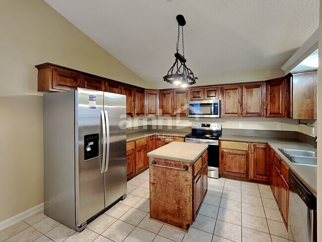 Building Photo - 807 Hickory Knolls Dr