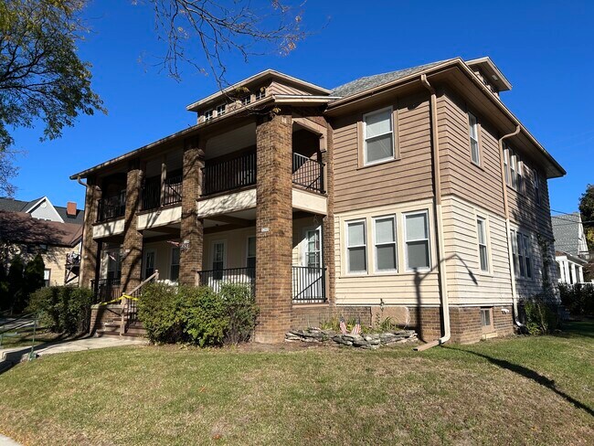 Foto del edificio - 3204 N Humboldt Blvd