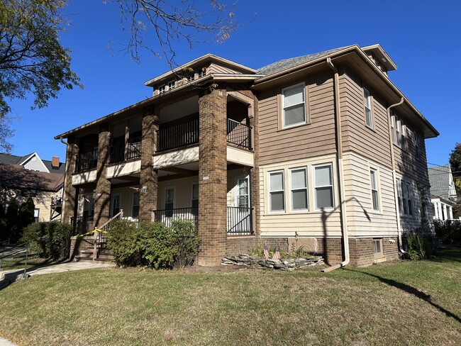 Building Photo - 3204 N Humboldt Blvd
