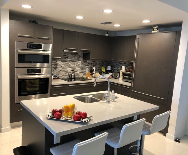 Foto del edificio - 7825 NW 107th Ave