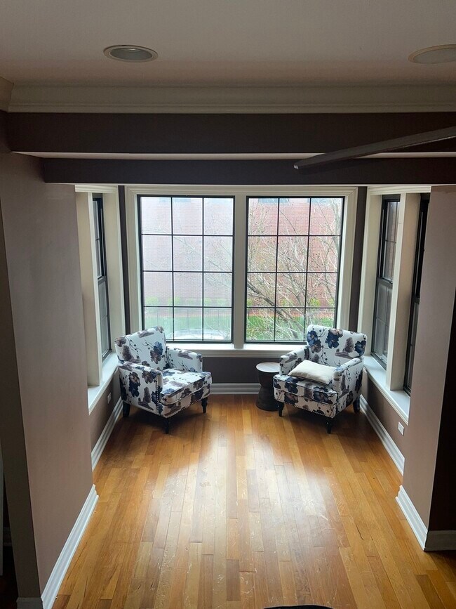 Foto del edificio - 1363 E 64th St