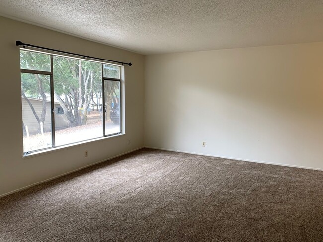 Foto del edificio - 3205-3205 Nielsen Rd