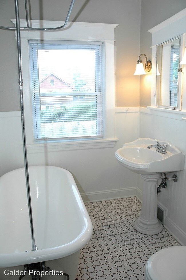 Foto del edificio - 1306 Wealthy St SE