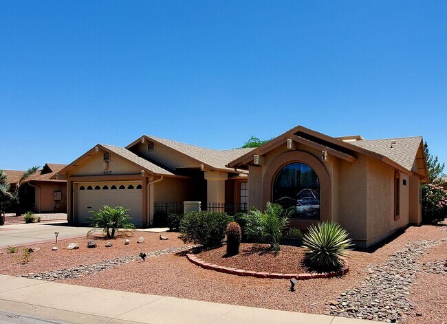 Building Photo - Perfect & Newly Updated Vacation Home, in ...