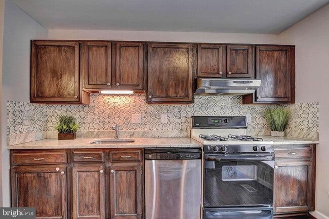 Building Photo - 7582 Blanford Ct