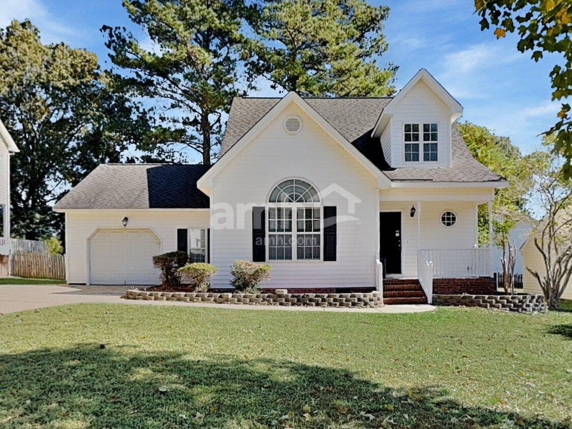 Primary Photo - 204 Machost Dr