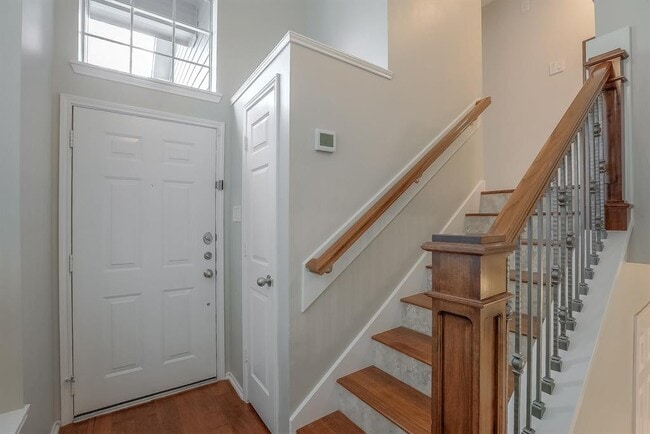 Building Photo - 131 N Villa Oaks Dr