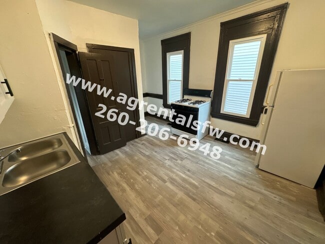 Building Photo - 3 Bedroom House - Section 8 OK!