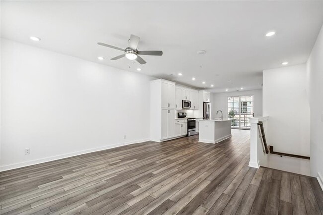 Building Photo - 432 Burton Dr