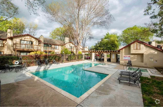 Building Photo - 38683 Huntington Cir