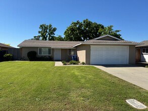 Building Photo - 566 Meadow Ln