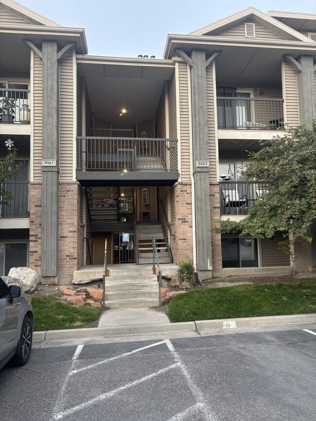 Building Photo - 8083 N Ridge Loop E