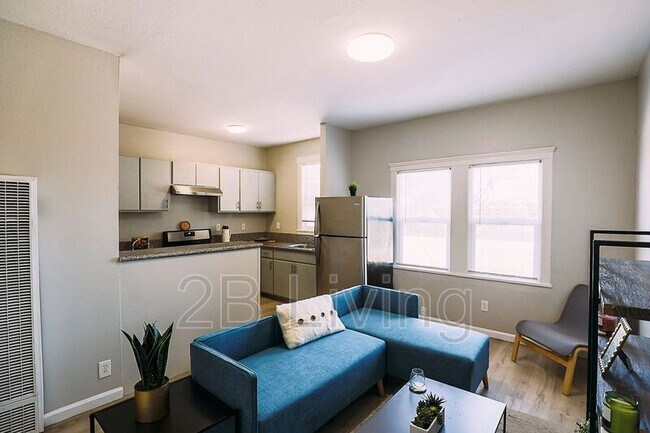 Foto del edificio - 2308 Foothill Blvd